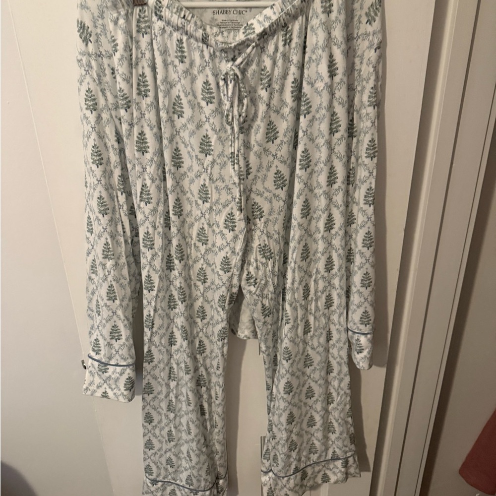 Shabby Chic Tree Patterned Pajama Set
